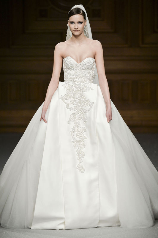 Suknie ślubne z pokazów haute couture wiosna-lato 2015