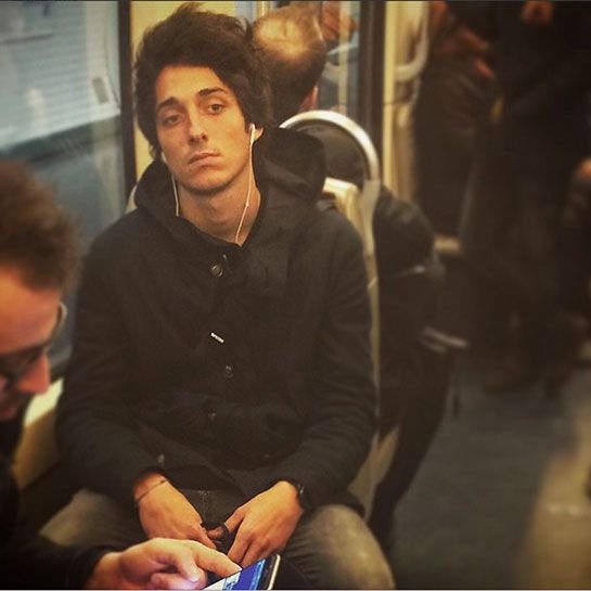 Instagram: przystojni Francuzi w metrze