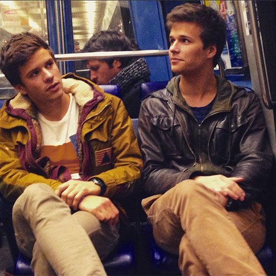 Instagram: przystojni Francuzi w metrze