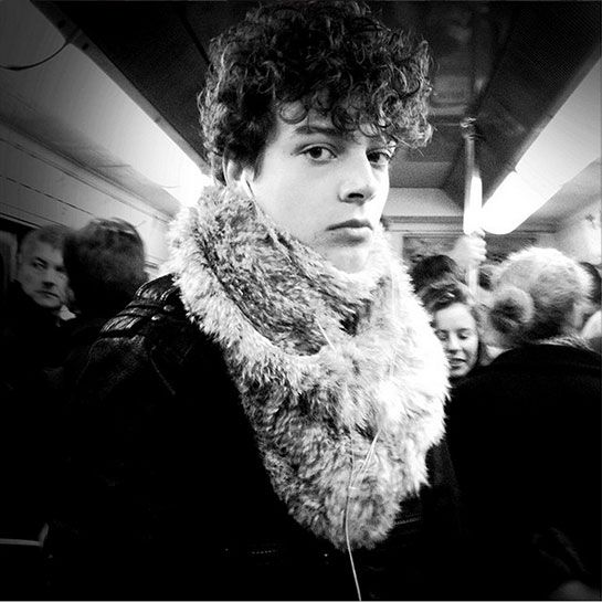 Instagram: przystojni Francuzi w metrze