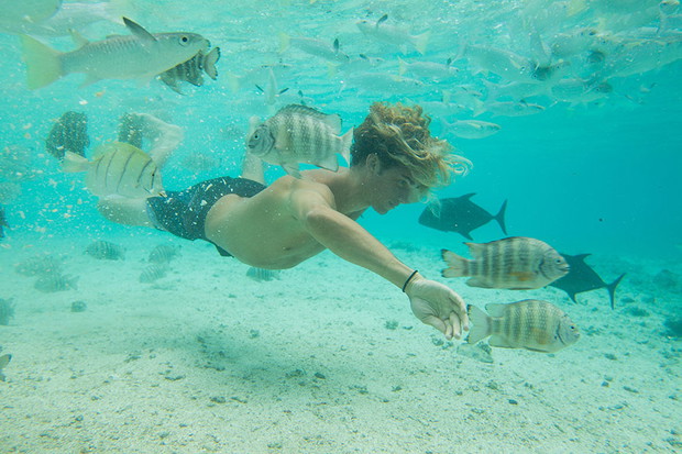 Jay Alvarrez i Alexis Ren dla Pull & Bear