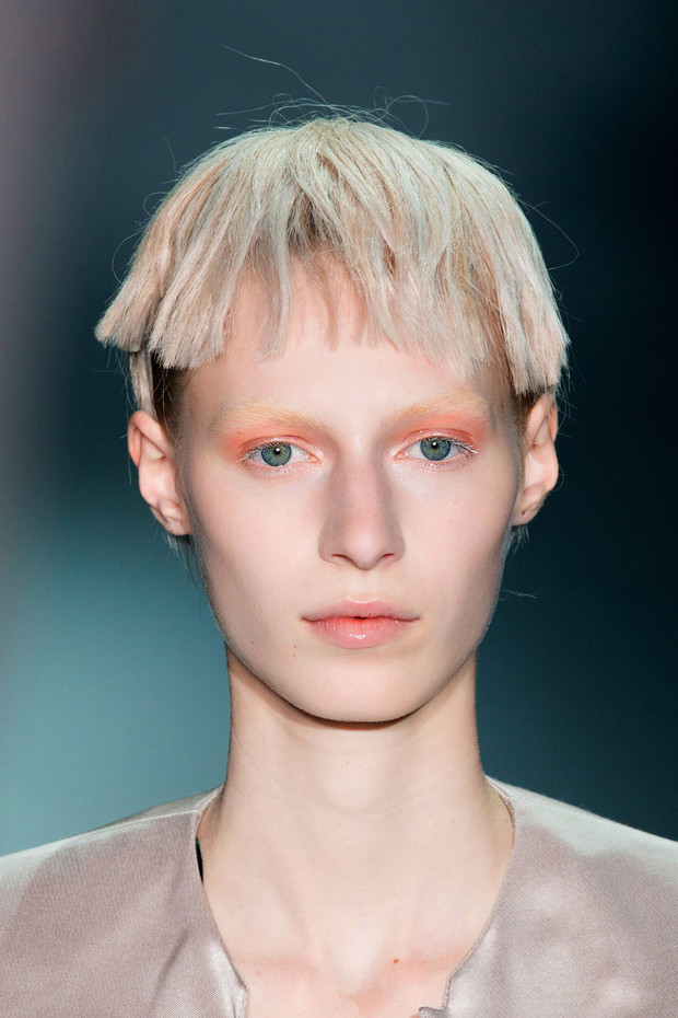 Kolorowe cienie do powiek - trendy lato 2015