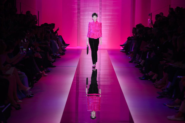 Haute couture powraca! Zobacz najpiękniejsze scenografie z pokazów