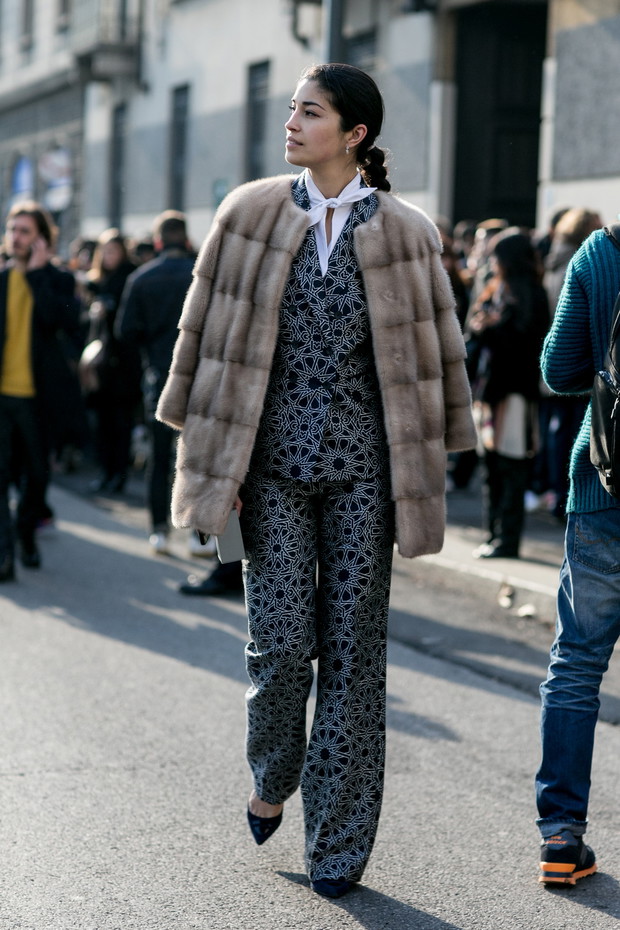 Street fashion: koszule wiązane na szyi