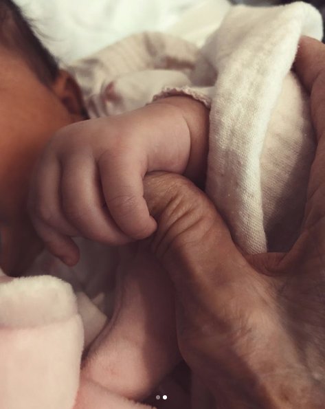 Córka Kylie Jenner, Stormi Webster na zdjęciu z prababcią Mary Jo Campbell