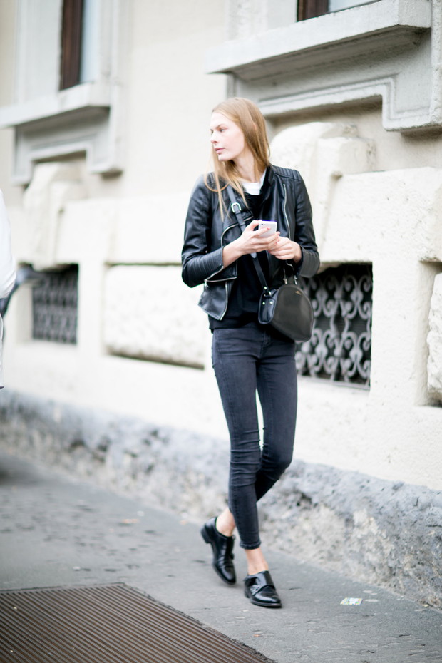 Street fashion: modelki off duty w Mediolanie