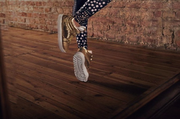 Kampania Reebok: Burn Your Black Leggings