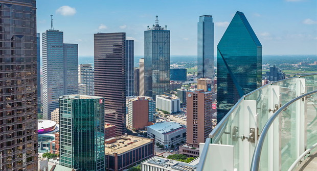 Wnętrze tygodnia: słodki jak bombonierka apartament w Dallas