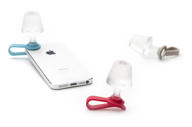 Modny gadżet: lampka Luma na smartfon