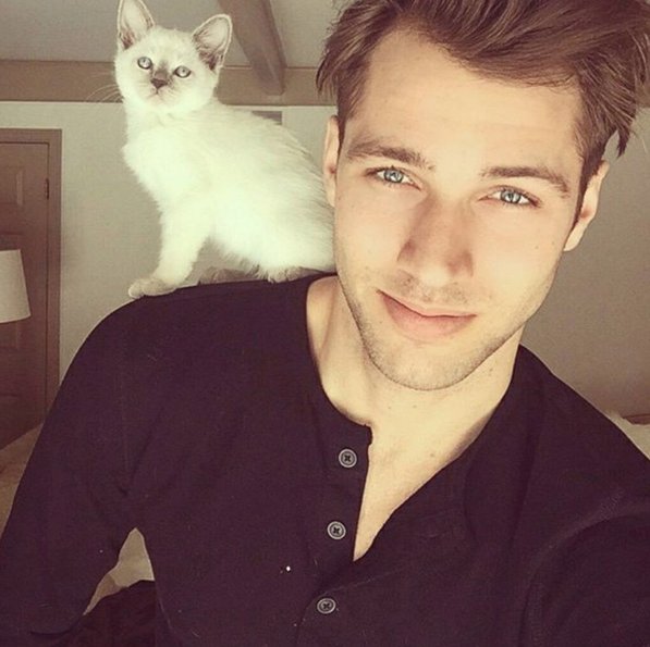 #HotDudesWithKittens - kolejny profil, który podbija Instagram
