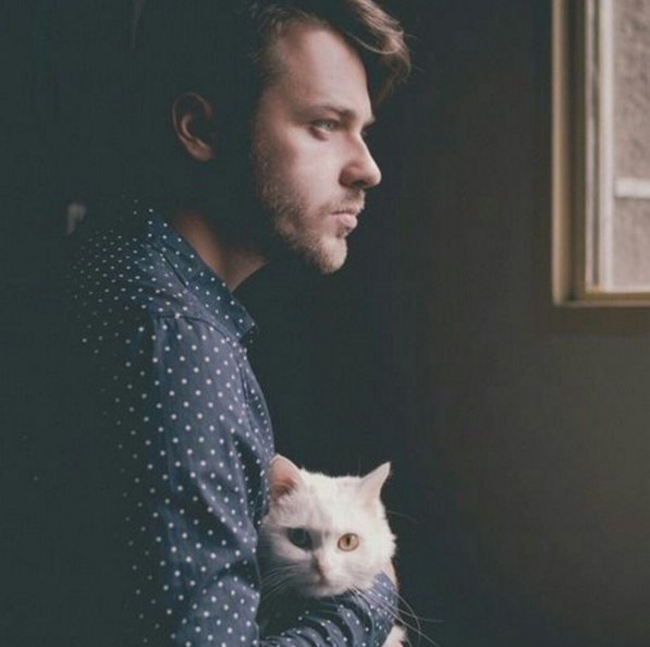 #HotDudesWithKittens - kolejny profil, który podbija Instagram