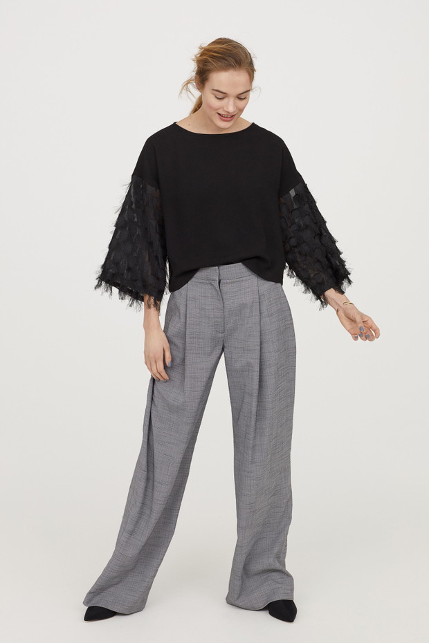 Wyprzedaż w H&M; Szeroki top, 64,90 PLN zamiast 129,90 PLN