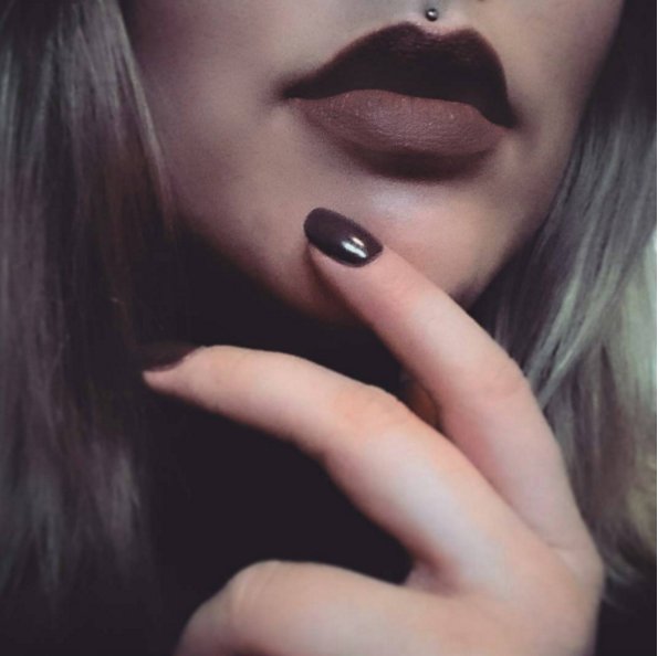 Brązowa szminka - trendy 2016