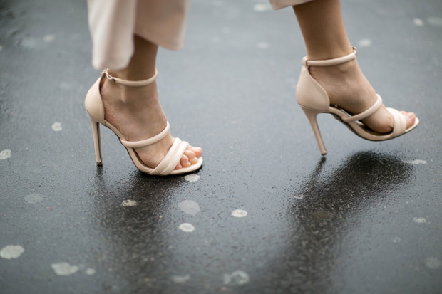 Street fashion: buty i akcesoria gości na FW jesień-zima 2016/2017