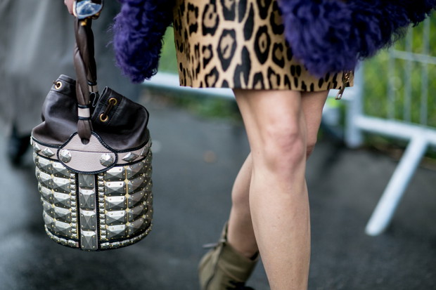 Street fashion: buty i akcesoria gości na FW jesień-zima 2016/2017