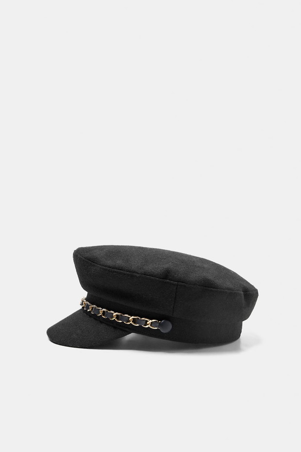 Czapka w stylu marynarskim z łańcuszkiem Zara