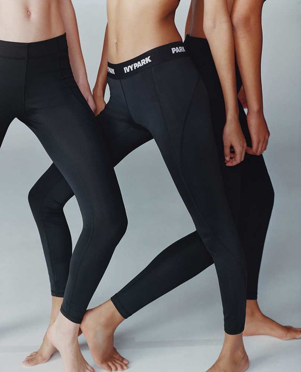 Ivy Park - poznaj ceny nowej kolekcji Beyoncé i Topshop!, legginsy z napisem 239 zł, fot. serwis prasowy