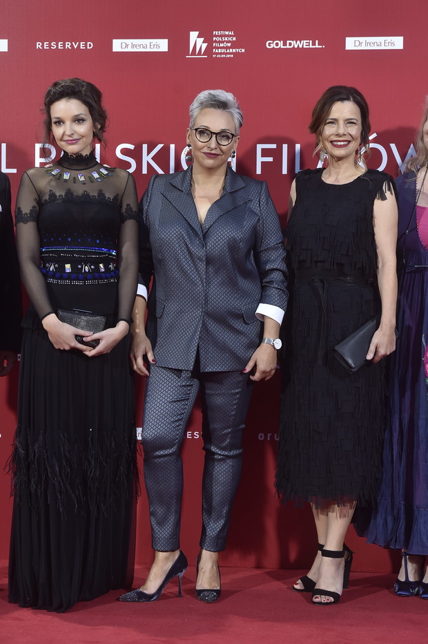Maria Dębska, Kinga Dębska, Agata Kulesza na rozdaniu nagród 43. Festiwalu Filmowego w Gdyni