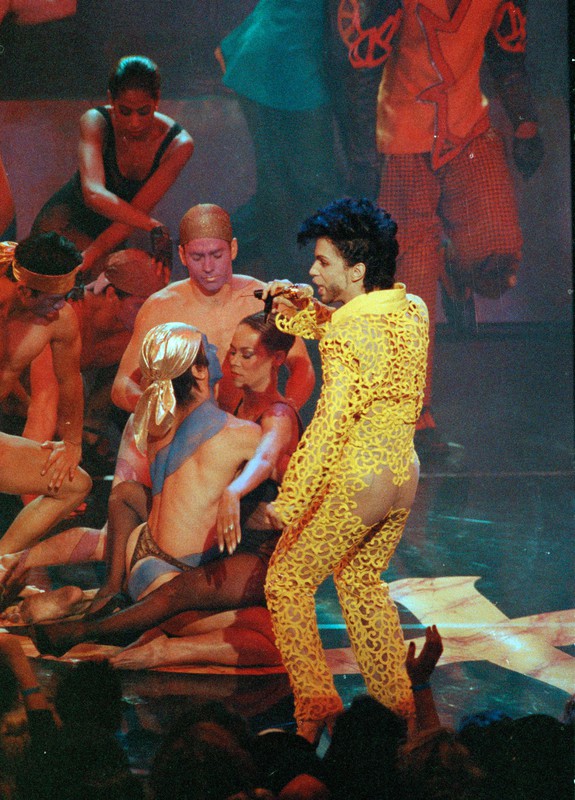 Prince- przypominamy styl legendarnego wokalisty