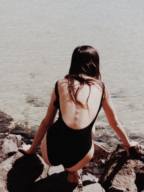 Stroje kąpielowe jednoczęściowe trendy 2016, fot. tumblr ozeroswimwear