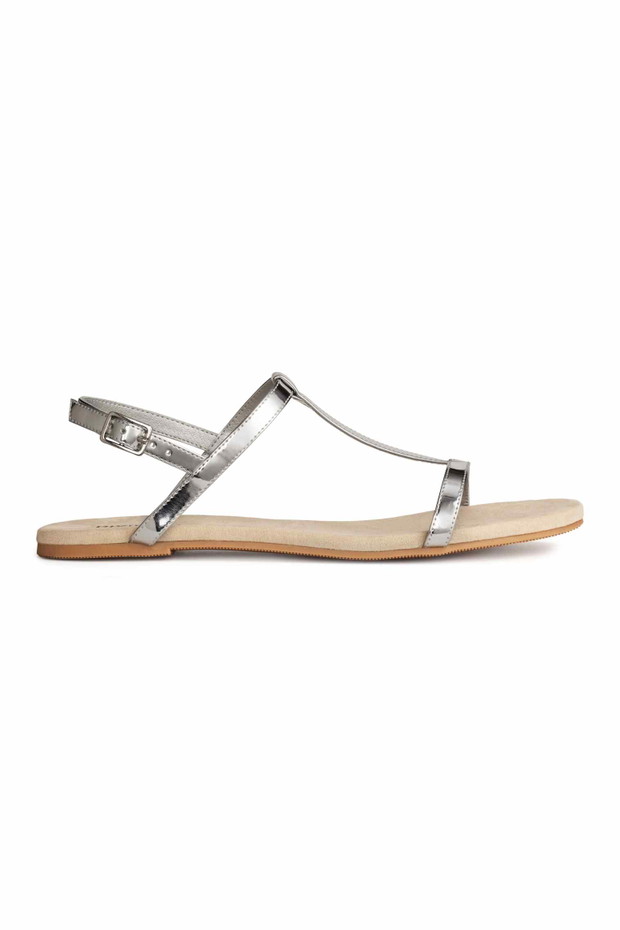 Metaliczne buty trendy 2016, H&M, 39,90 zł, fot. hm