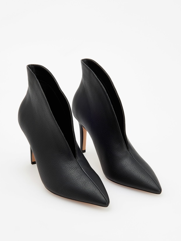 Buty Reserved