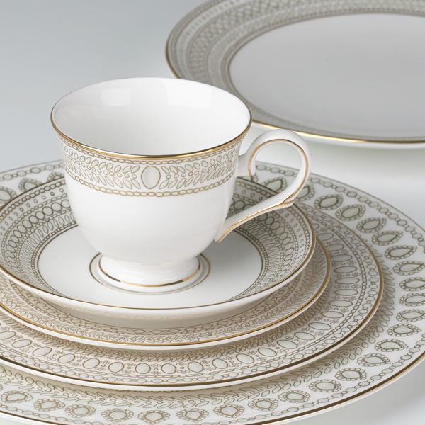 Marchesa: piękne suknie i...porcelana! fot. mat. pras. Lenox