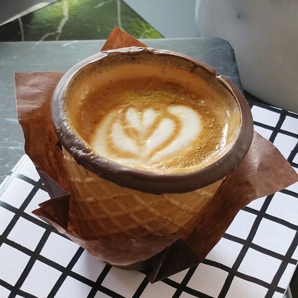 #coffeeinacone. Kawy w rożku podbijają internet!, fot. instagram burpple