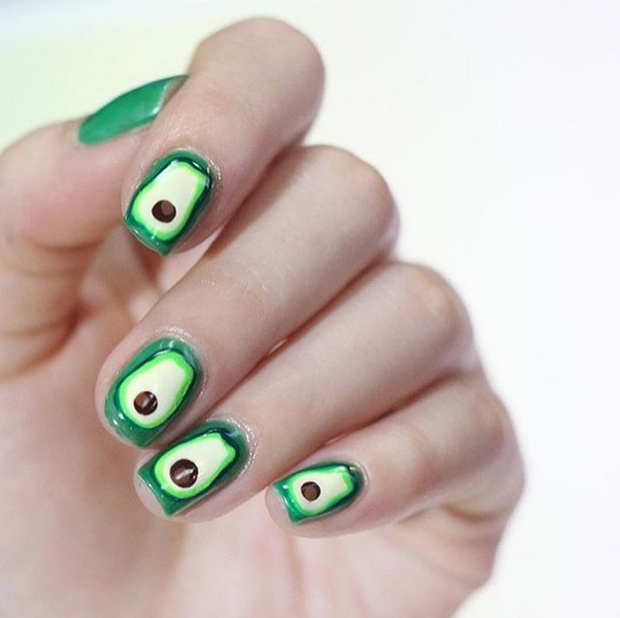 Fruit Manicure - owocowe paznokcie na lato, fot. @bambideerssss