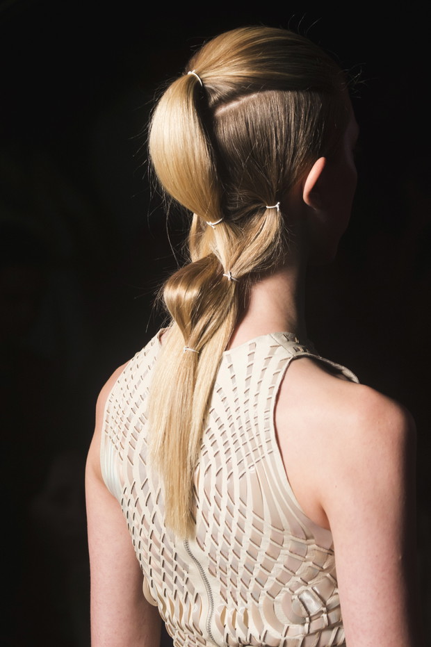 Kucyk Iris van Herpen