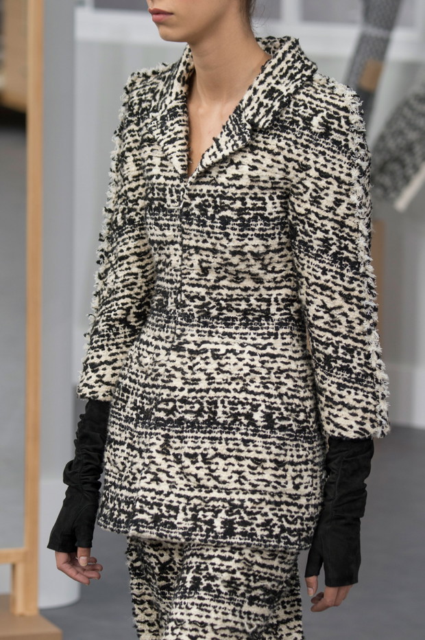 Chanel haute couture jesień-zima 2016/2017 - detale, fot. Imaxtree