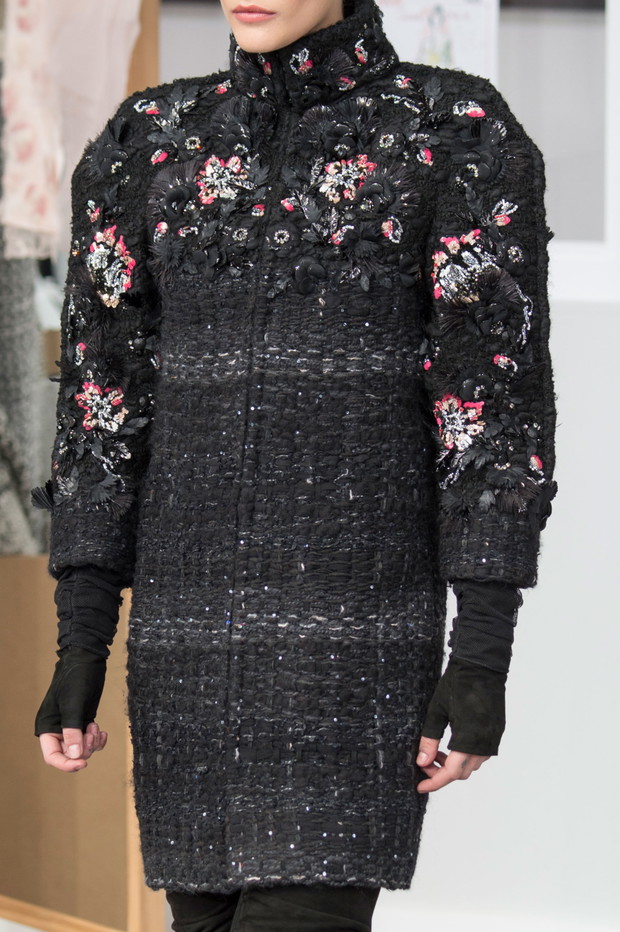 Chanel haute couture jesień-zima 2016/2017 - detale, fot. Imaxtree
