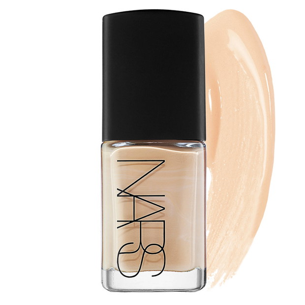 Nars, Sheer Glow Foundation, 215 zł, Sephora