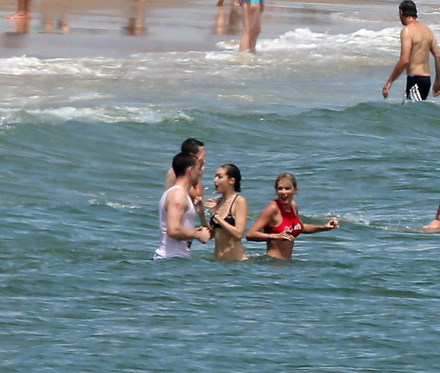 Taylor Swift i Tom Hiddleston z przyjaciółmi świętują 4 lipca na Rhode Island, 03.07.2016, fot. East News