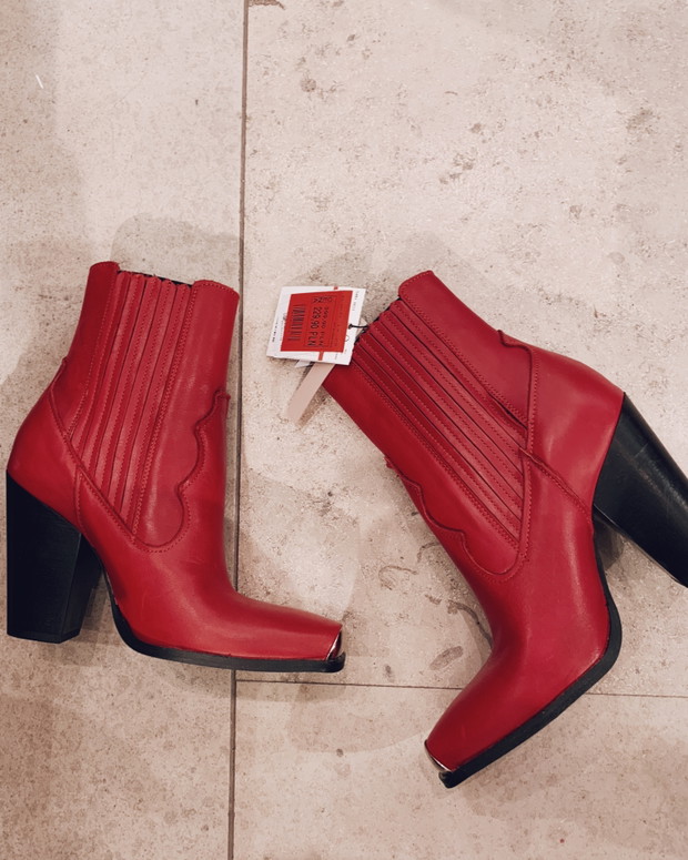 Buty z wyprzedaży