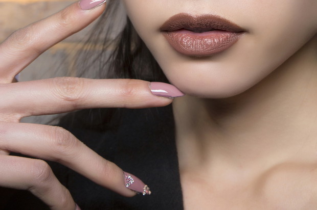 Długie paznokcie: pomysły na manicure