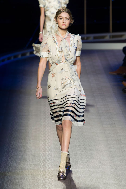 Gigi Hadid w projektach Tommy Hilfiger. Jak się prezentuje?