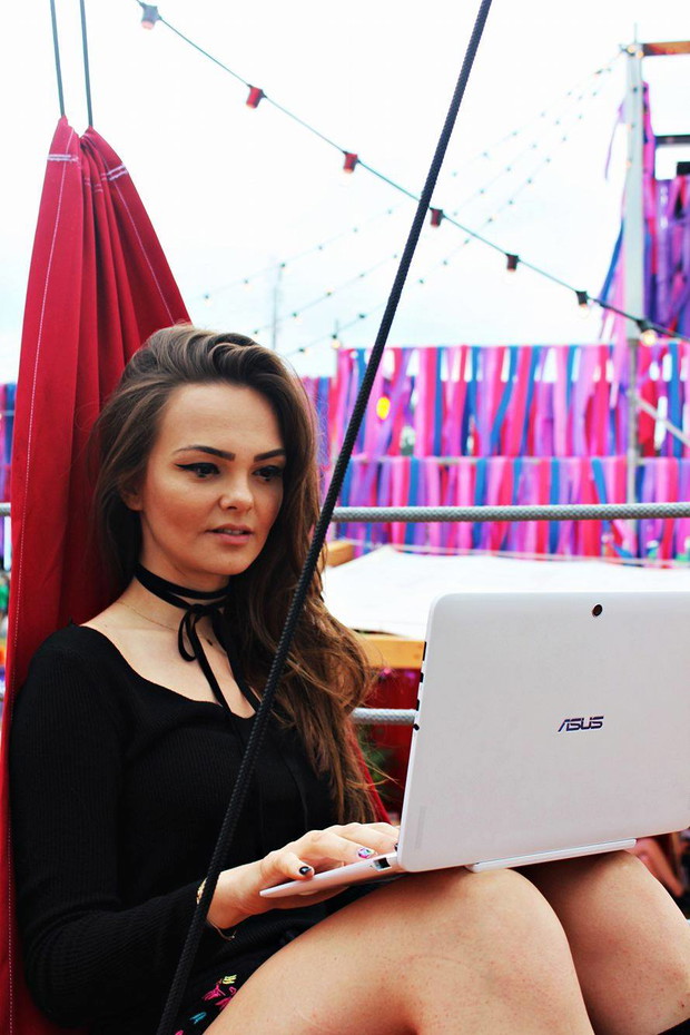 Redakcja ELLE.pl testuje ASUS Transformer Book T100HA