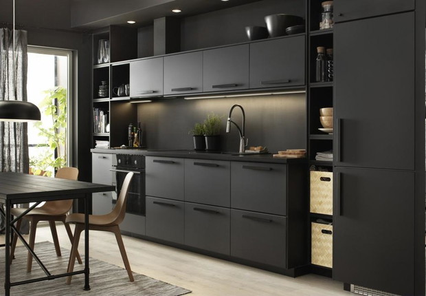 Czarna kuchnia od IKEA