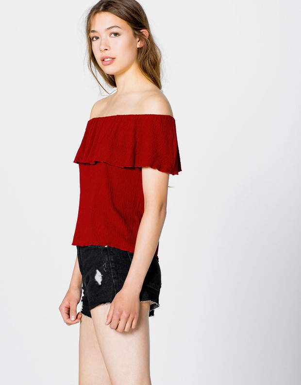 Bluzka hiszpanka - przegląd z sieciówek, Pull&Bear, 69,90 zł