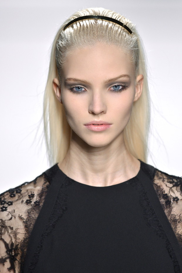 Fryzury z prostych włosów, Elie Saab