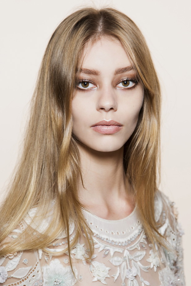 Fryzury z prostych włosów, Roberto Cavalli