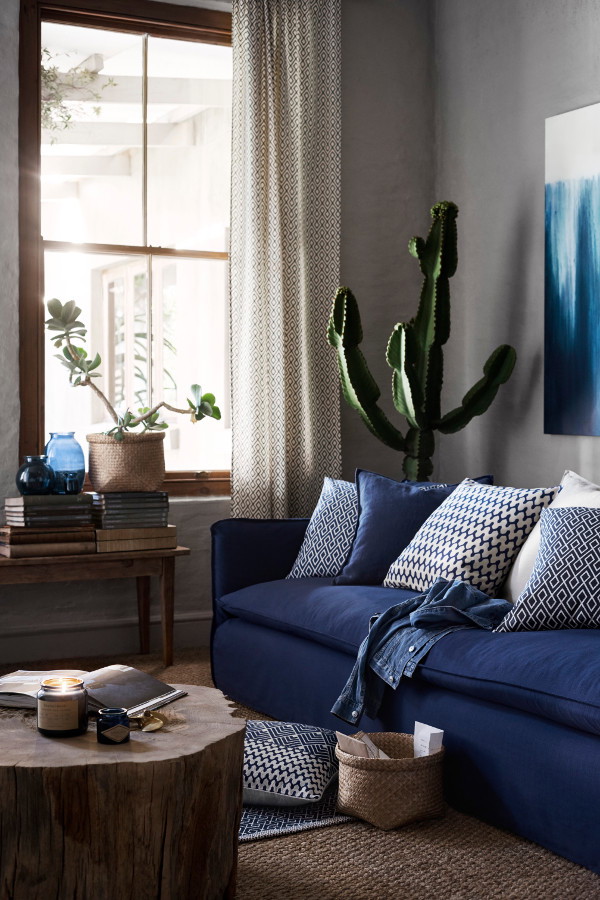 Granatowe meble i dodatki, fot. H&M HOME