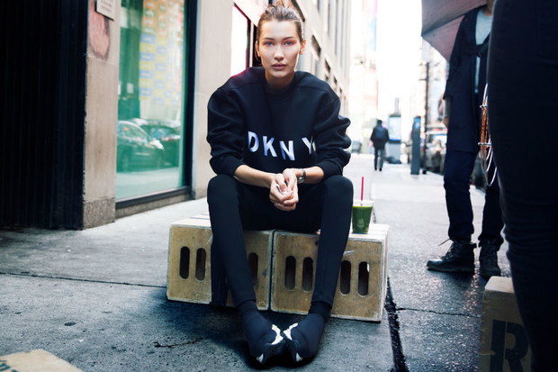 Bella Hadid w kampanii DKNY wiosna-lato 2017