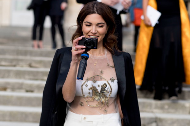 Street fashion: buty i akcesoria gości na pokazach haute couture SS17
