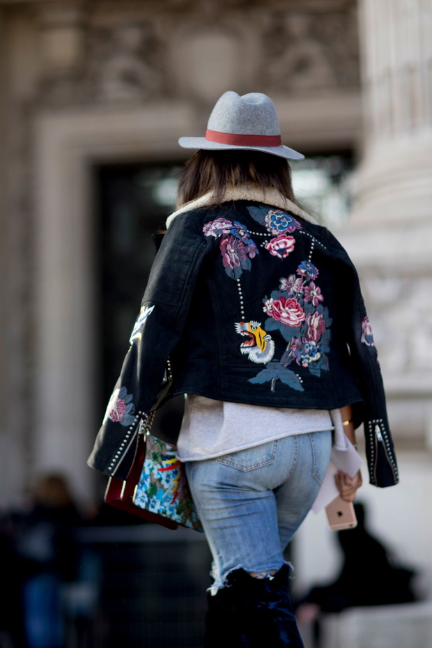 Street fashion: buty i akcesoria gości na pokazach haute couture SS17