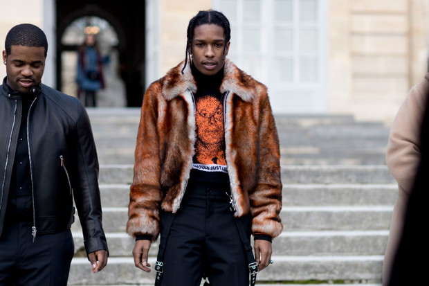 Street fashion: Paris Fashion Week haute couture wiosna 2017
