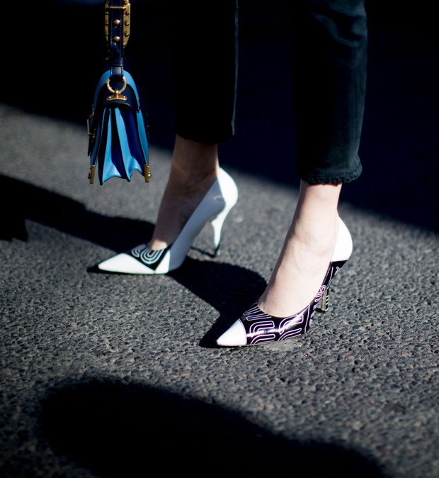 Street fashion: buty i akcesoria gości na tygodniach mody j-z 2017/18