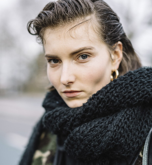 Street fashion: modelki off duty na London Fashion Week AW17