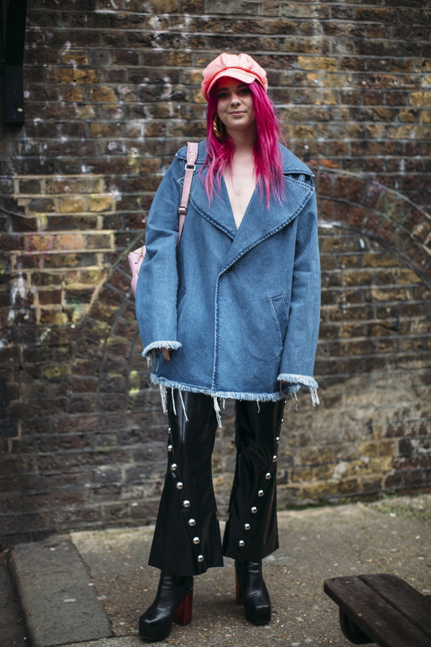 Street fashion: modelki off duty na London Fashion Week AW17